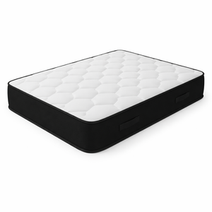 Matelas adapté à la taille du lit Montessori